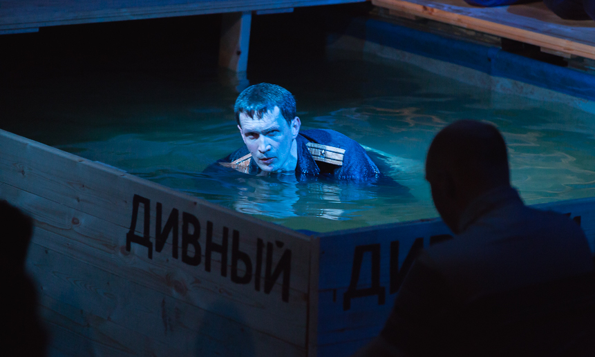 Дмитрия Тимошенко, сыгравшего главного героя в «Потере равновесия», критики назвали исполнителем лучшем мужской роли.
